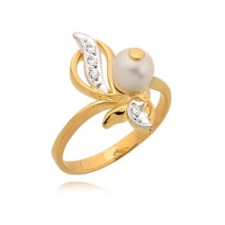 Złoty pierścionek z perłą 