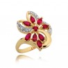 Śliczny pierścionek z efektownym kwiatuszkiem z rubinów